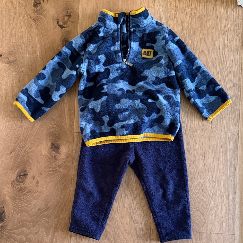 GAP Blue Camo Fleece Top with Yellow Trim and Navy Pants